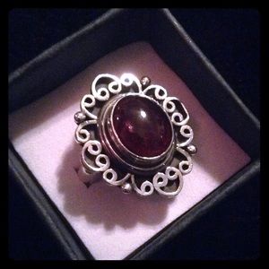 SALE!!! Vintage Garnet Ring!